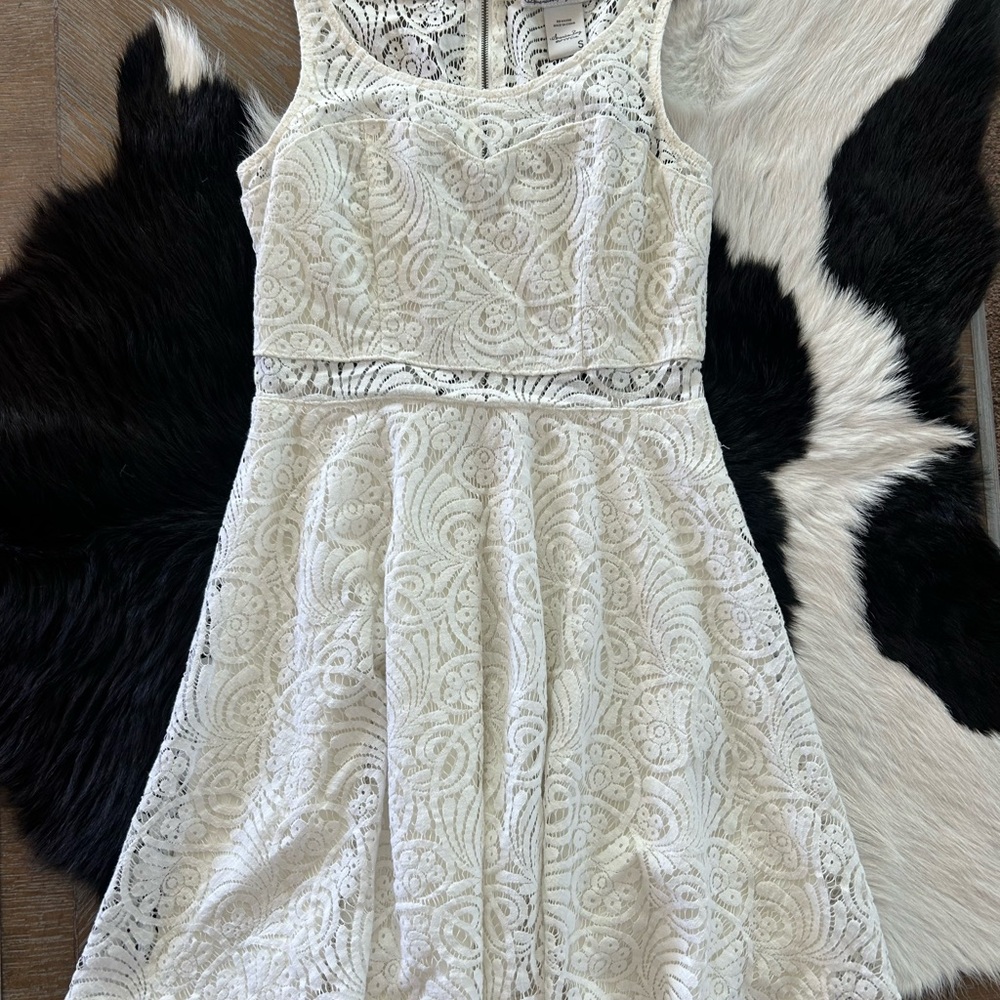 Elegant White Lace Dress